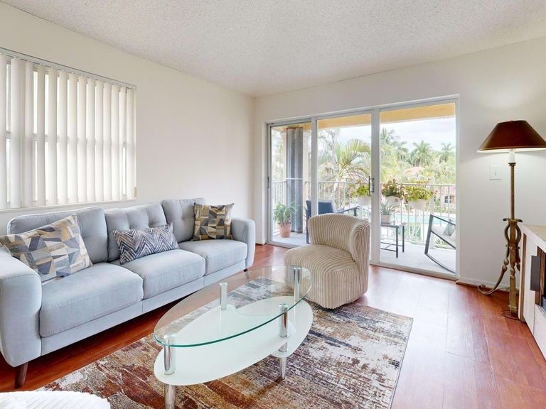 Falls Of Pembroke apartments in Pembroke Pines, FL – photo 8