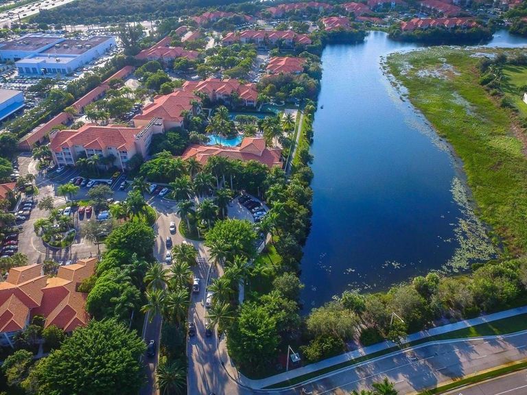 Falls Of Pembroke apartments in Pembroke Pines, FL – photo 19