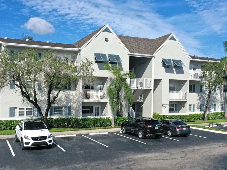 Flats on the Green apartments in Tamarac, FL – photo 27