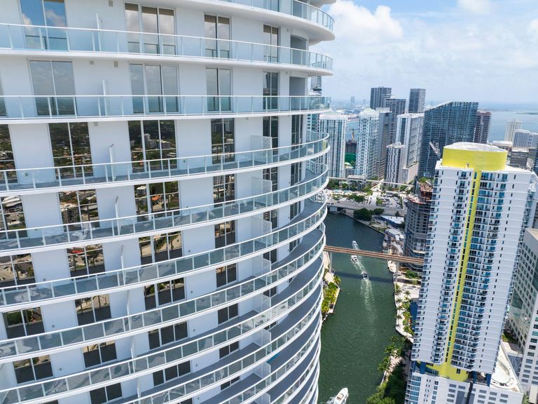 Flow Brickell apartments in Miami, FL – photo 25