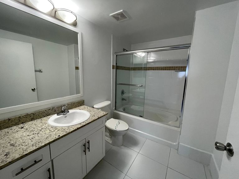 Fontainebleau Milton Apartments apartments in Miami, FL – photo 18