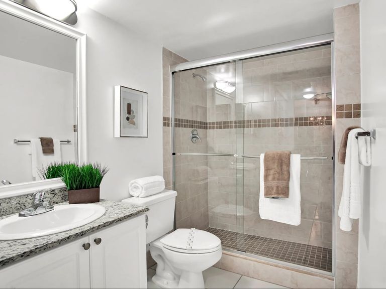Fontainebleau Milton Apartments apartments in Miami, FL – photo 24