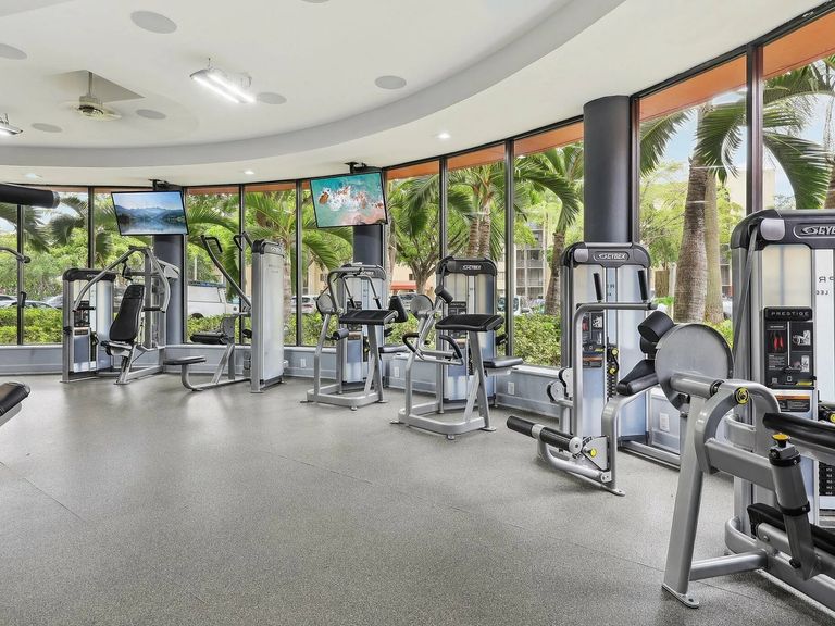 Fontainebleau Milton Apartments apartments in Miami, FL – photo 32