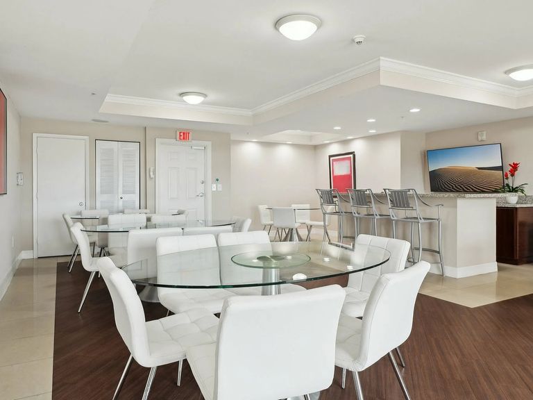 Fontainebleau Milton Apartments apartments in Miami, FL – photo 33