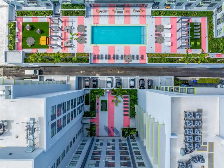 Fourteen Main Street Residences apartments in Miami, FL – photo 11