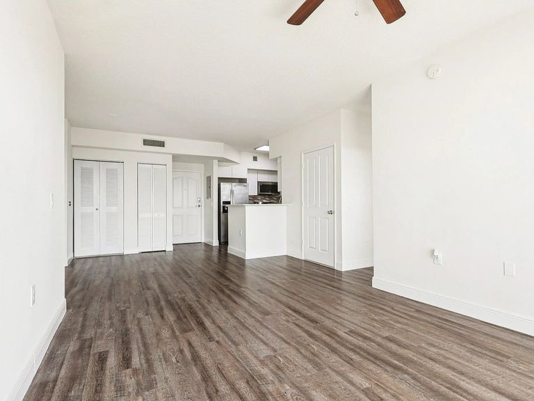 Gables 37 Grand apartments in Miami, FL – photo 35