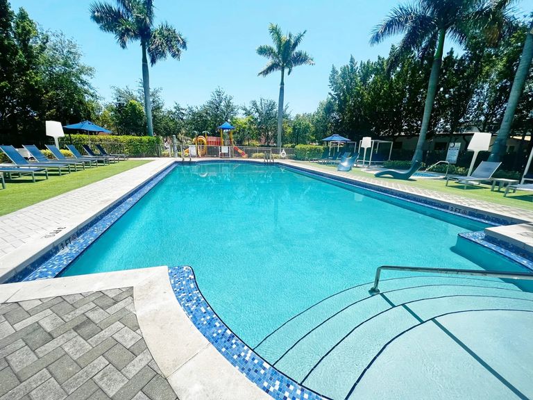 Gables 37 Grand apartments in Miami, FL – photo 39
