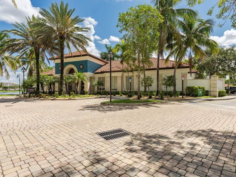 Grand Riviera Miramar apartments in Miramar, FL – photo 23