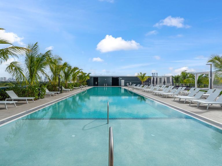 Grove Central Residences apartments in Miami, FL – photo 40