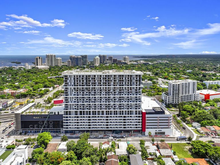 Grove Central Residences apartments in Miami, FL – photo 44