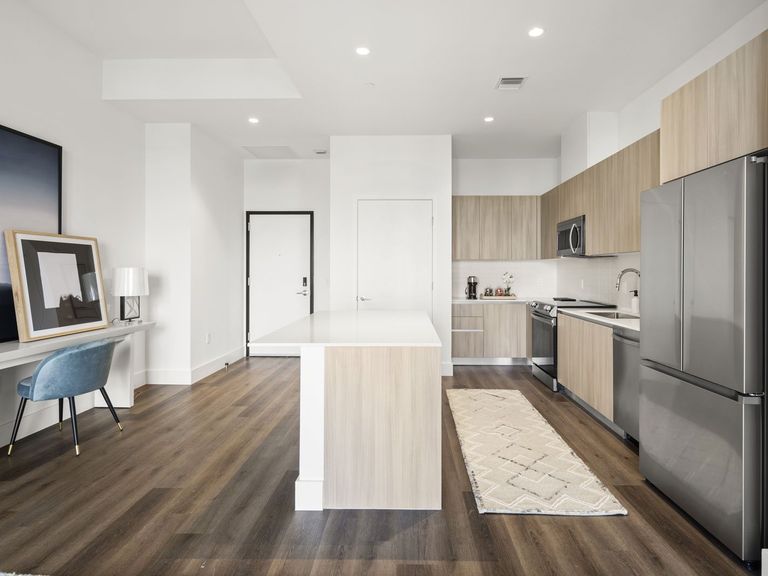 Grove Central Residences apartments in Miami, FL – photo 7