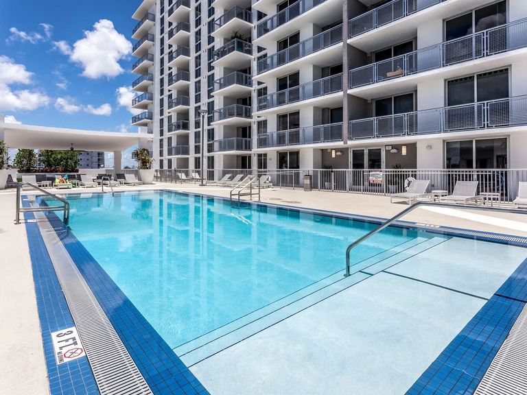 Grove Station Tower apartments in Miami, FL – photo 13
