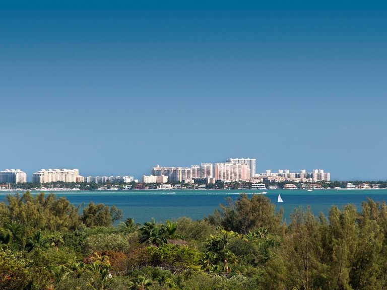 Grove Station Tower apartments in Miami, FL – photo 27