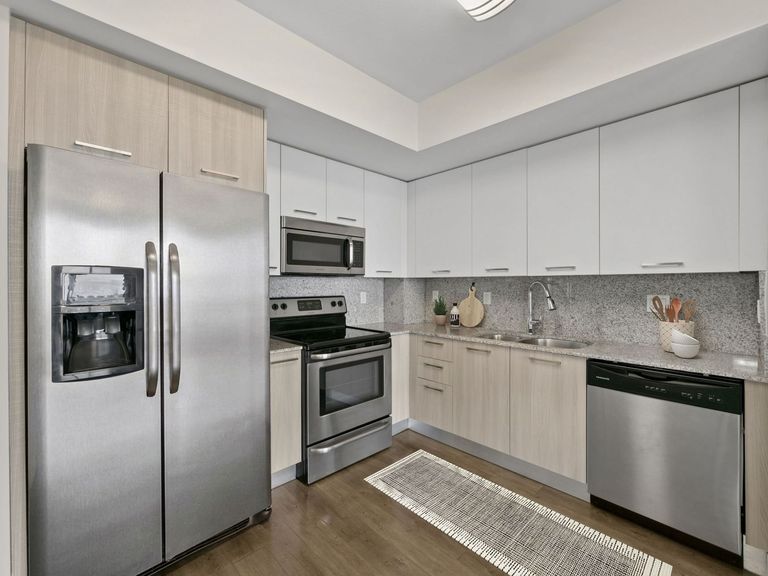 Grove Station Tower apartments in Miami, FL – photo 31