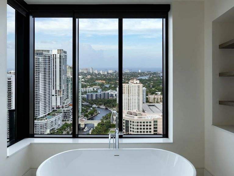 Hanover Riverwalk apartments in Fort Lauderdale, FL – photo 49