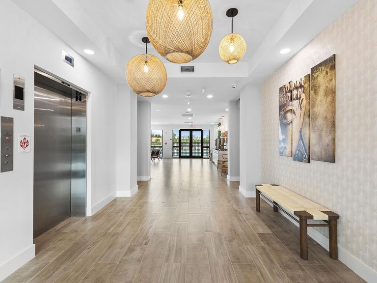 Hidden Lake Apartments apartments in Miami, FL – photo 11