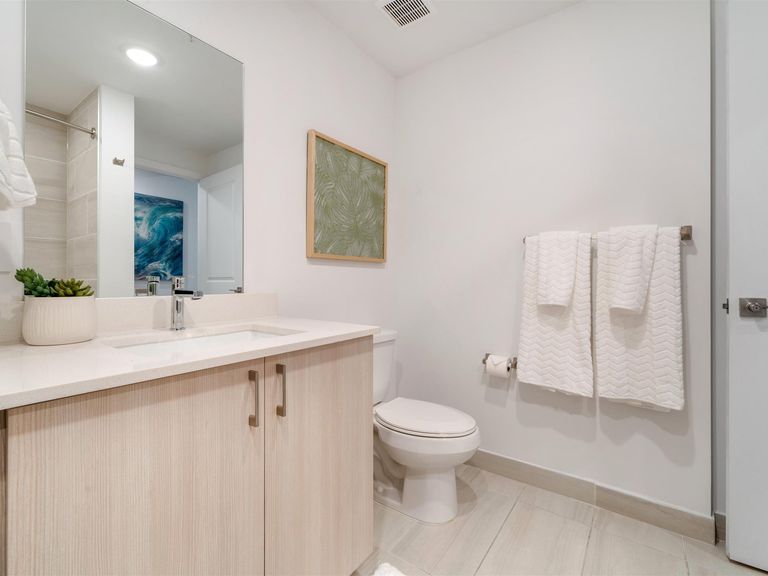 Hidden Lake Apartments apartments in Miami, FL – photo 20