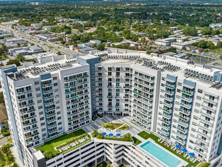 Hollywood East apartments in Hollywood, FL – photo 8