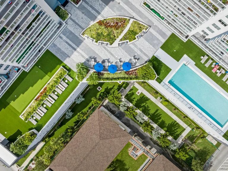 Hollywood East apartments in Hollywood, FL – photo 9