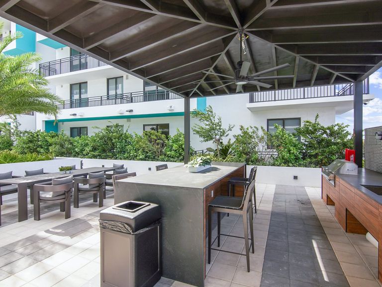 Hollywood Heights on the Boulevard apartments in Hollywood, FL – photo 13