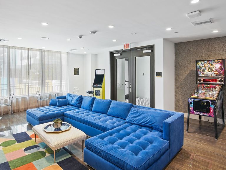 Hollywood Heights on the Boulevard apartments in Hollywood, FL – photo 40