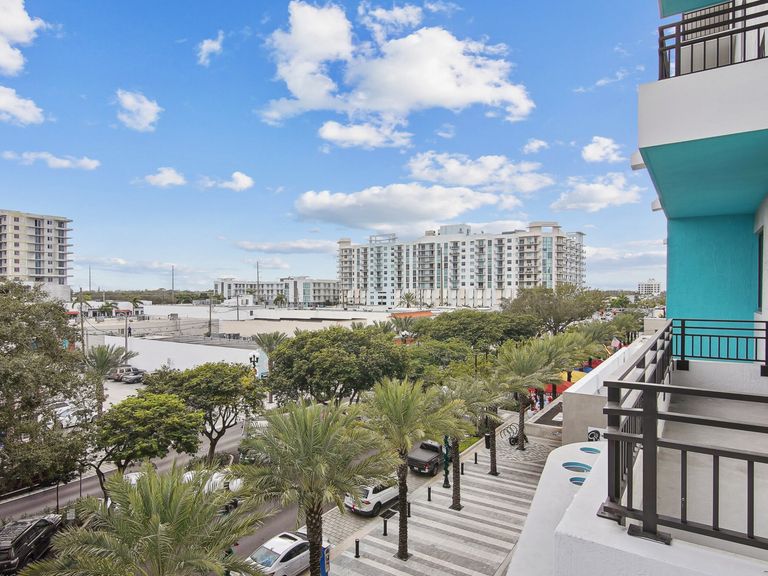 Hollywood Heights on the Boulevard apartments in Hollywood, FL – photo 47