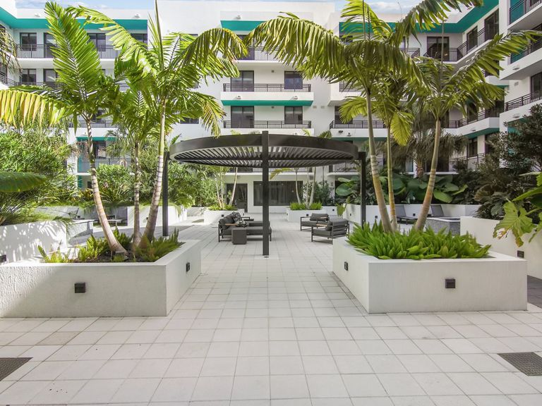 Hollywood Heights on the Boulevard apartments in Hollywood, FL – photo 9