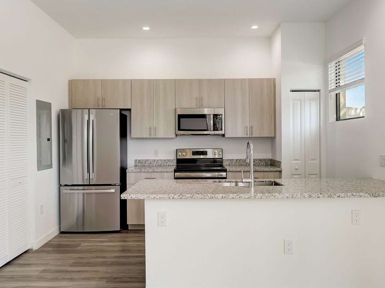 ID Oakland Park apartments in Oakland Park, FL – photo 14