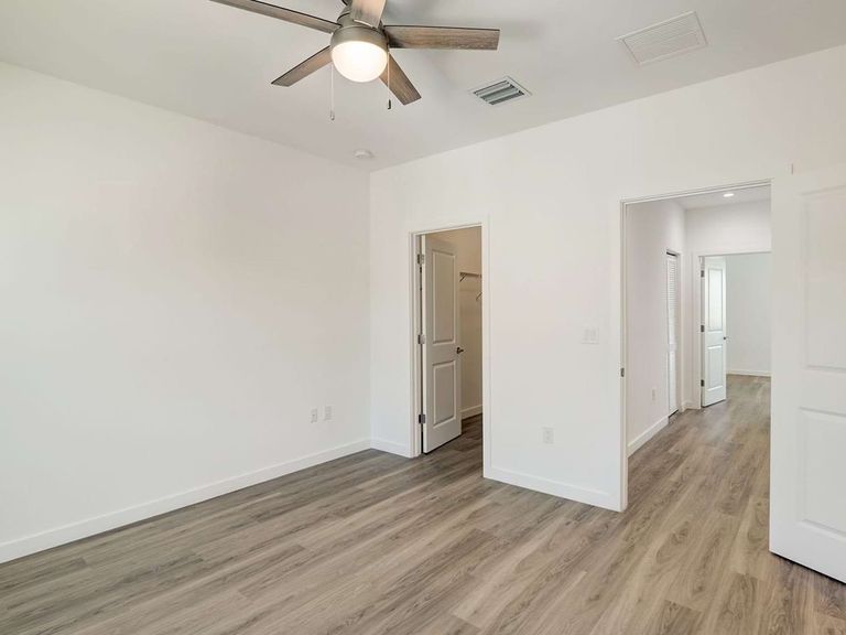 ID Oakland Park apartments in Oakland Park, FL – photo 30