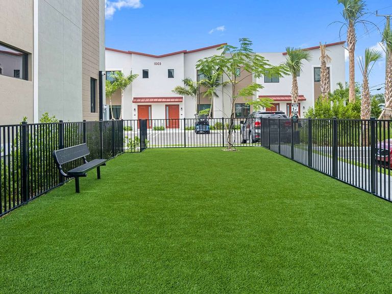 ID Oakland Park apartments in Oakland Park, FL – photo 80