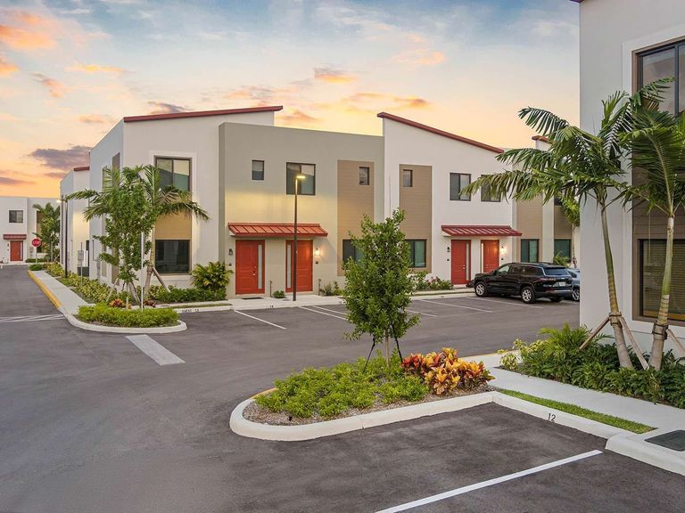 ID Oakland Park apartments in Oakland Park, FL – photo 85