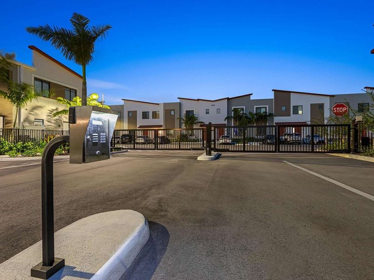 ID Oakland Park apartments in Oakland Park, FL – photo 92