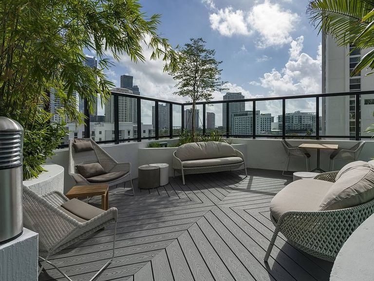 Maizon Brickell apartment community photo