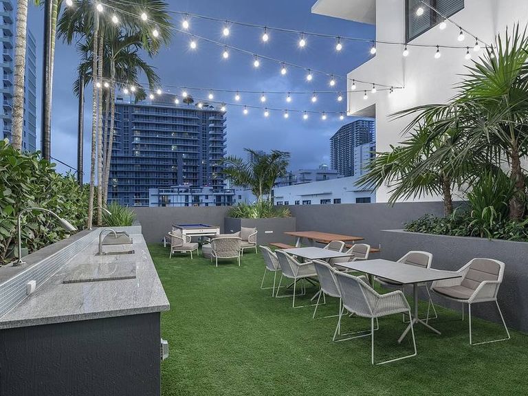 Maizon Brickell apartment community photo