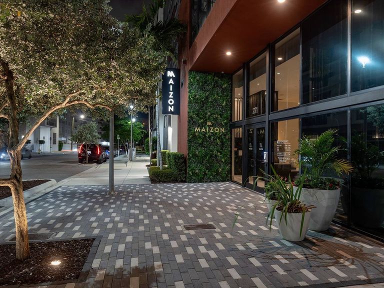 Maizon Brickell apartment community photo