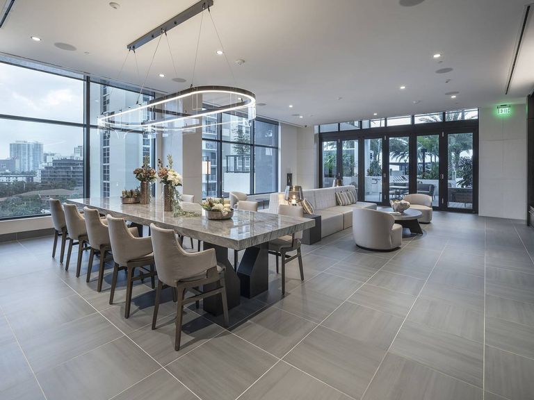 Maizon Brickell apartment community photo