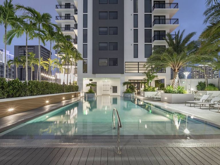 Maizon Brickell apartment community photo
