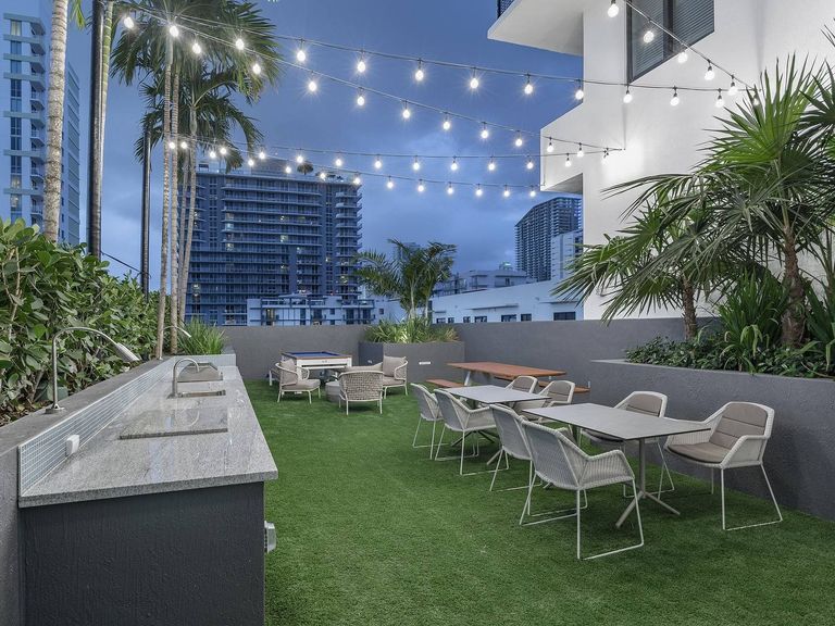 Maizon Brickell apartment community photo