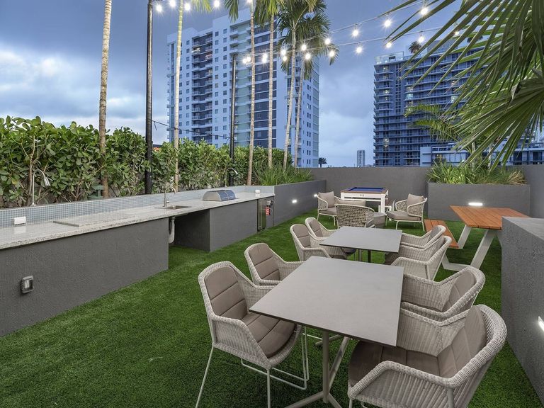 Maizon Brickell apartment community photo