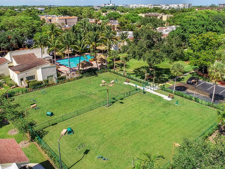 Jacaranda Club apartments in Plantation, FL – photo 7