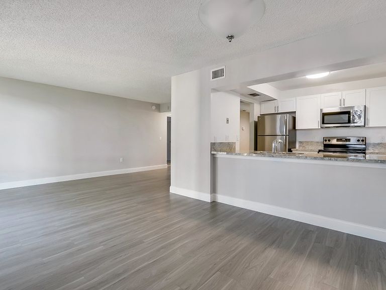 Jacaranda Club apartments in Plantation, FL – photo 14