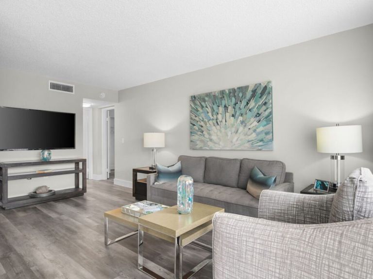Jacaranda Club apartments in Plantation, FL – photo 22