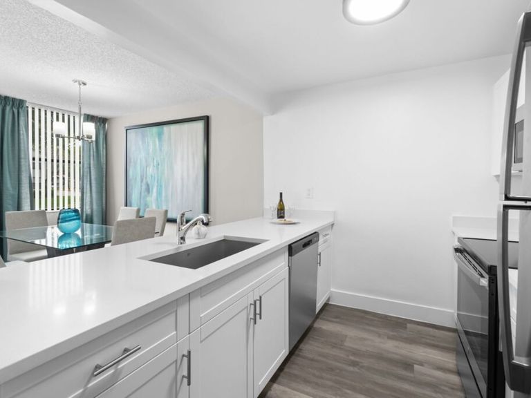 Jacaranda Club apartments in Plantation, FL – photo 27