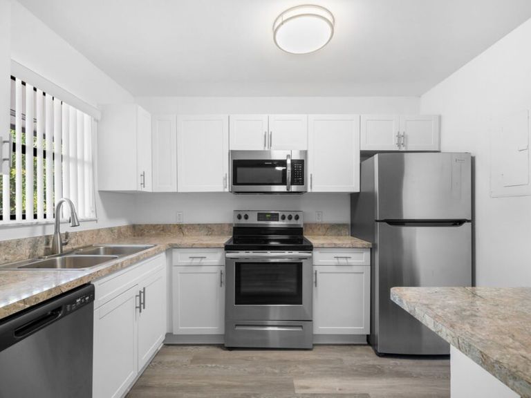 Jacaranda Club apartments in Plantation, FL – photo 38