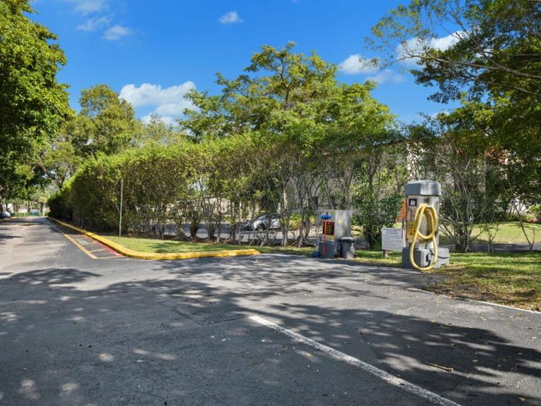 Jacaranda Club apartments in Plantation, FL – photo 48