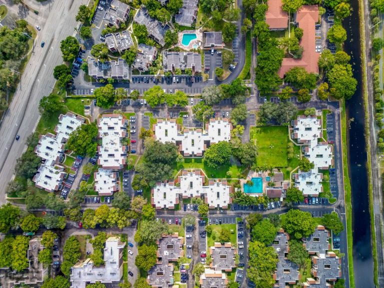 Jacaranda Club apartments in Plantation, FL – photo 57