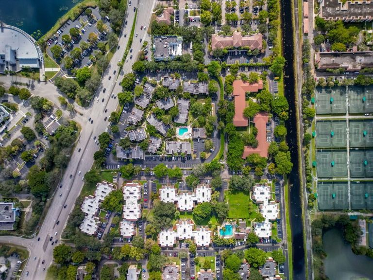 Jacaranda Club apartments in Plantation, FL – photo 58