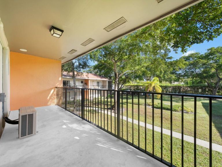 Jacaranda Club apartments in Plantation, FL – photo 60
