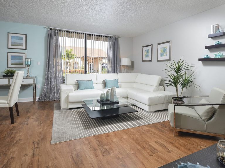 Jacaranda Village apartments in Plantation, FL – photo 19