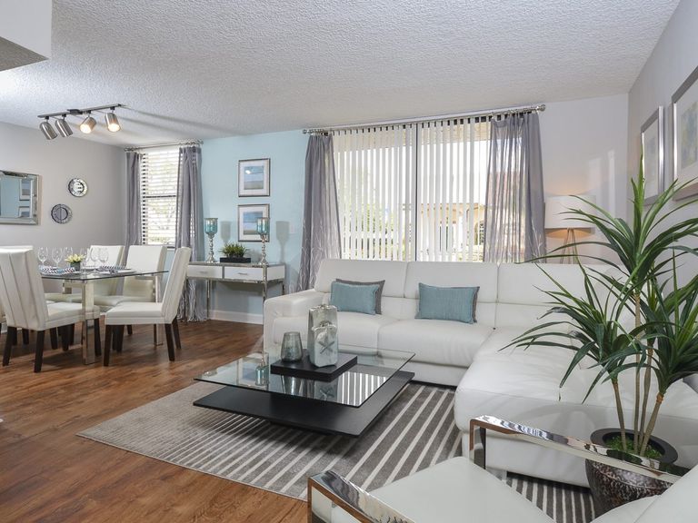 Jacaranda Village apartments in Plantation, FL – photo 20